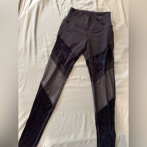 ALO Yoga Charcoal Leggings